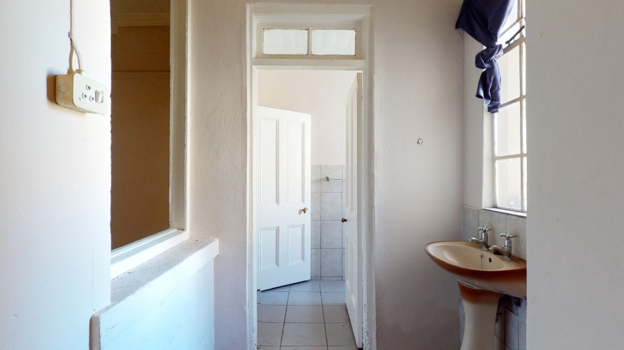 6 Bedroom Property for Sale in North End Eastern Cape